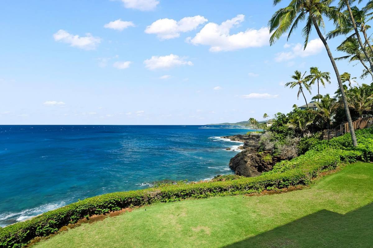 1677 PEE RD #C2, Koloa, HI 96756