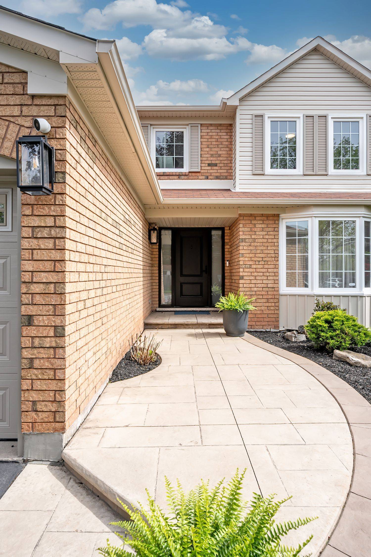 1429 Thistledown RD, Oakville, ON L6M 1Y4