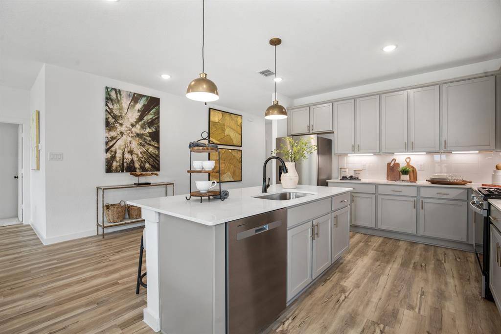 8808 Haste Lane, Aubrey, TX 76227