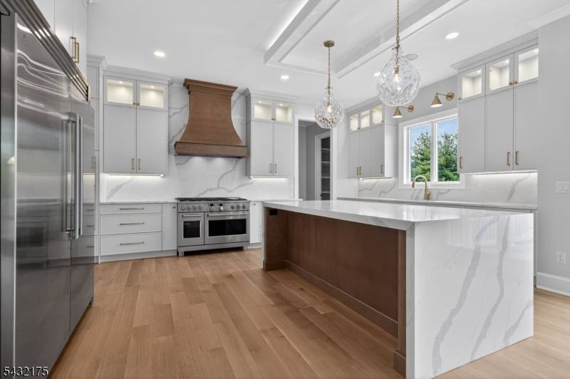 2 Ravinn Lane, Warren Twp., NJ 07059