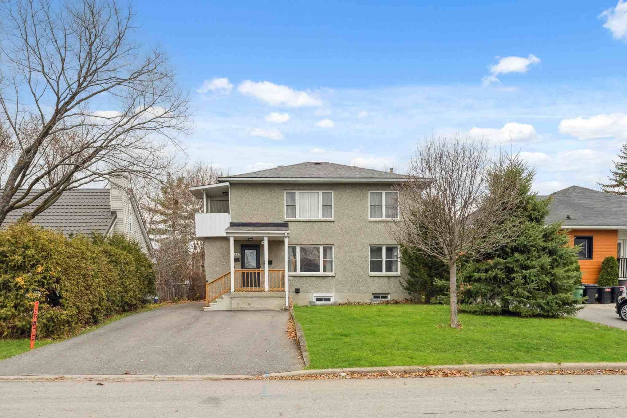 2427 Chasseur AVE #B, Billings Bridge - Riverside Park And Area, ON K1V 8E5