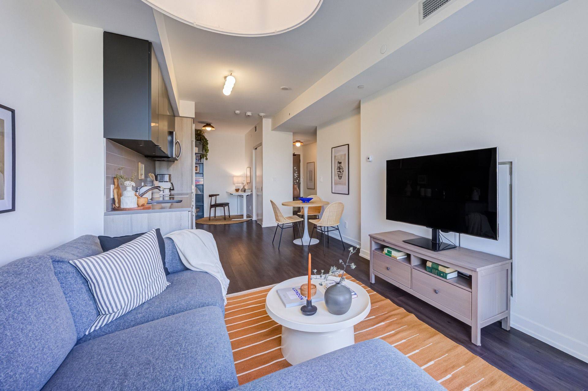 223 St Clair AVE W #309, Toronto C02, ON M4V 1R3