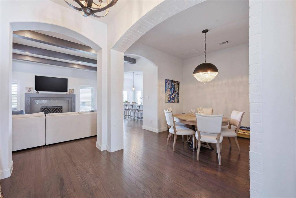 536 Inwood Street, Benbrook, TX 76126