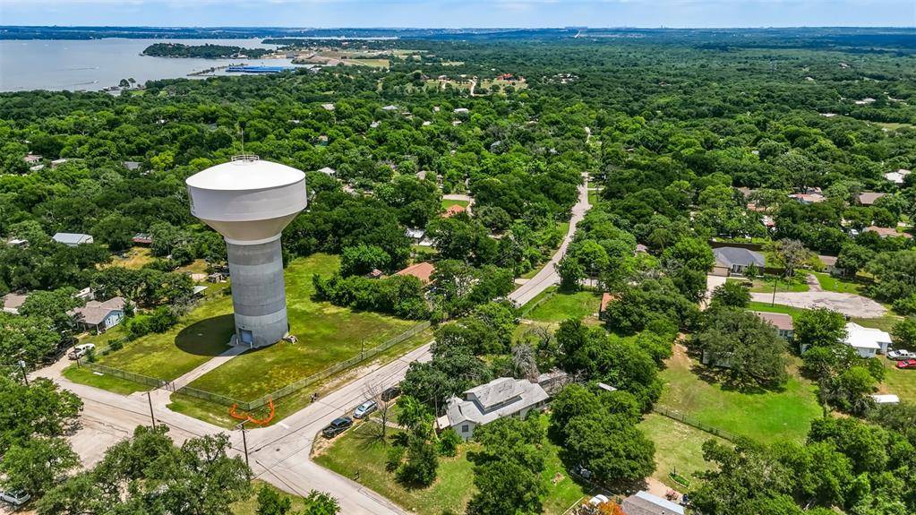 320 Beverly Road, Azle, TX 76020