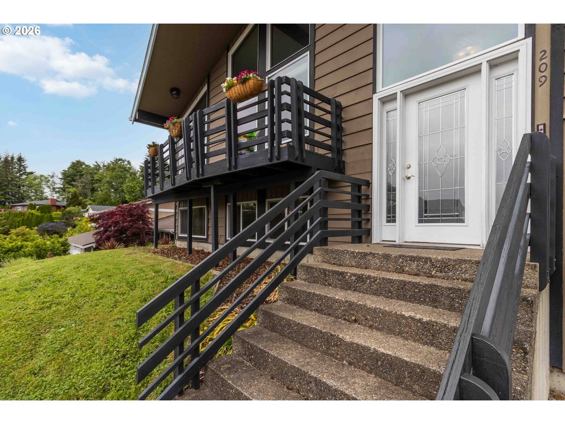 209 CURTIS DR, Longview, WA 98632