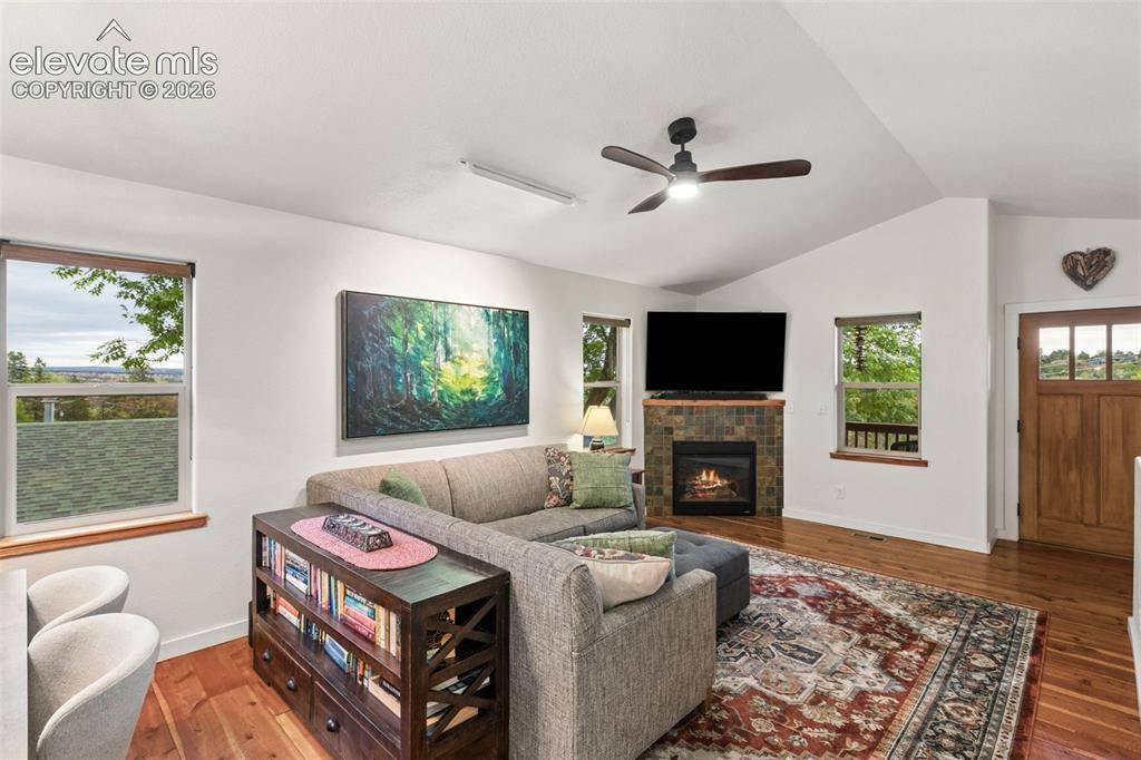 208 Chelten RD, Manitou Springs, CO 80829