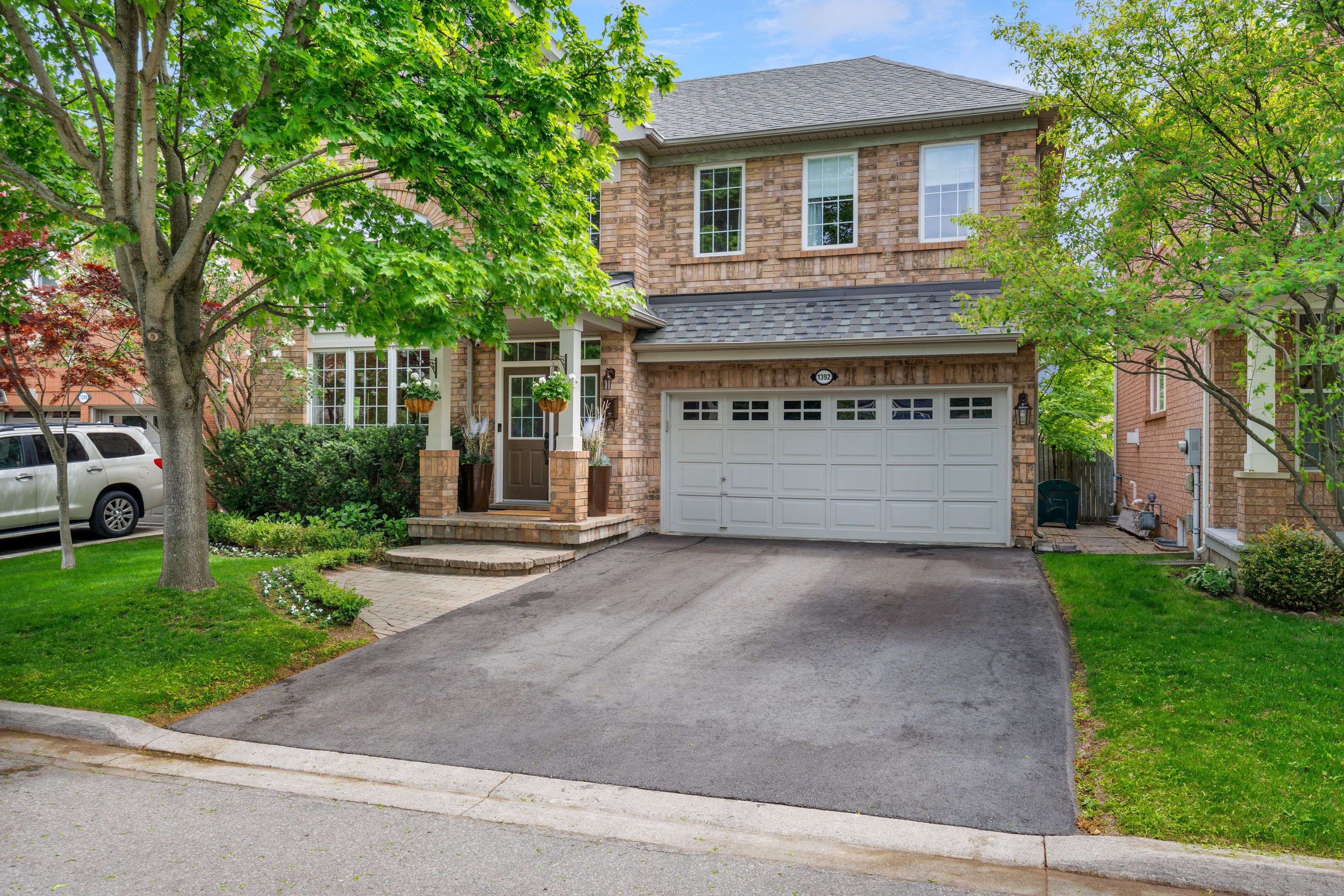 1392 Pinecliff RD, Oakville, ON L6M 3Z1
