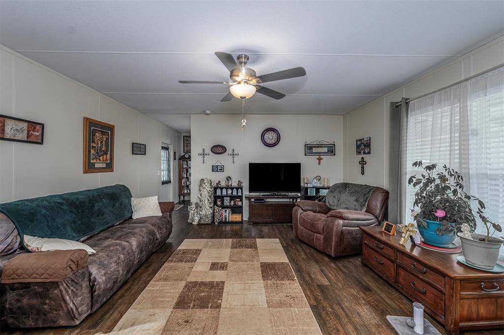 1501 Lark Court, Pelican Bay, TX 76020