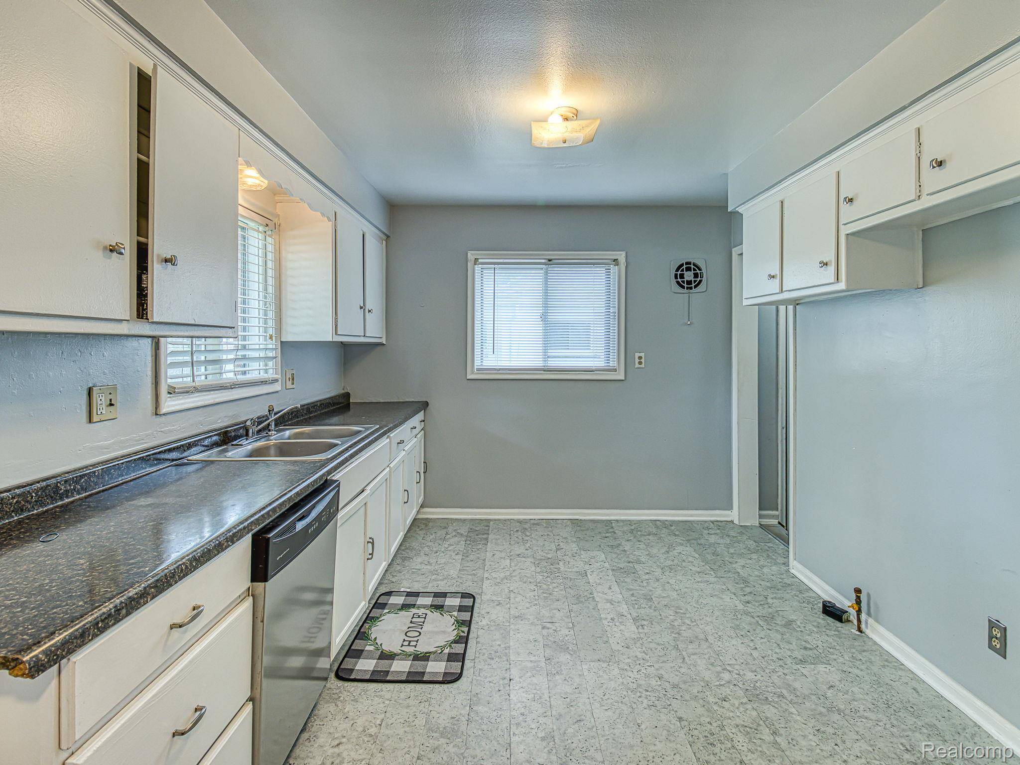 8501 Allen RD, Allen Park, MI 48101