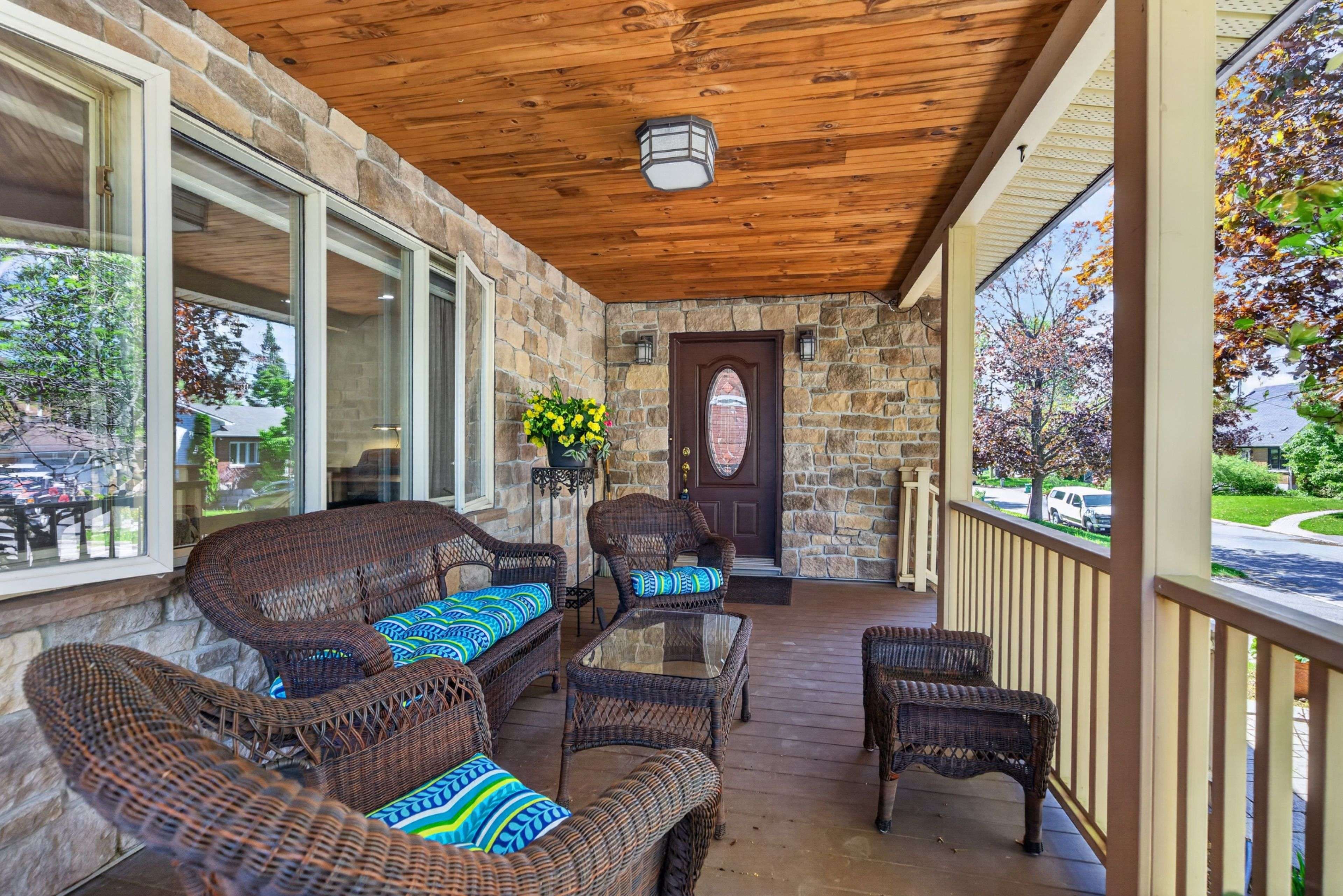 1396 Micmac ST, Alta Vista And Area, ON K1H 7N5