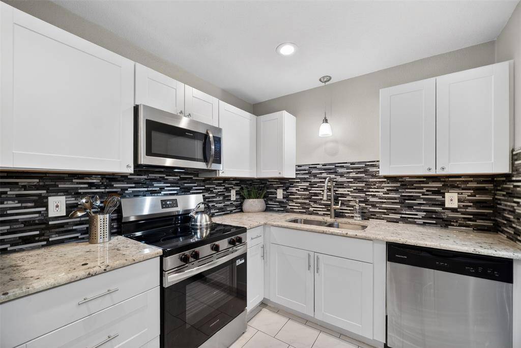 9145 Emberglow Lane, Dallas, TX 75243