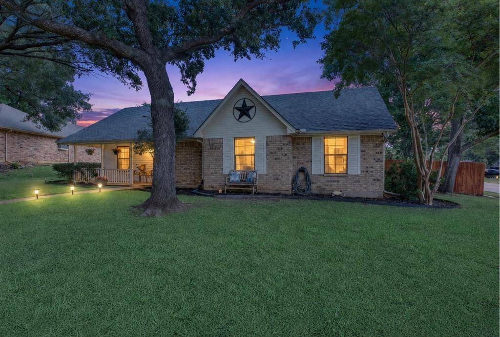 1405 Casa Linda Street, Ennis, TX 75119