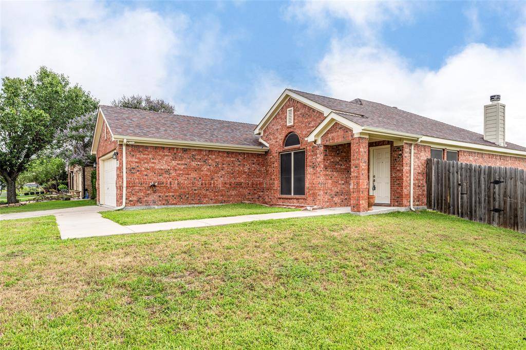 7427 Fossil Creek Drive, Arlington, TX 76002