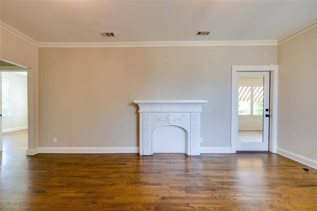2837 Hemphill Street #203, Fort Worth, TX 76110