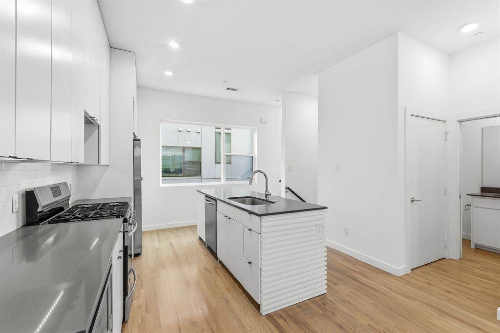 427 W 10TH Street #502, Dallas, TX 75208