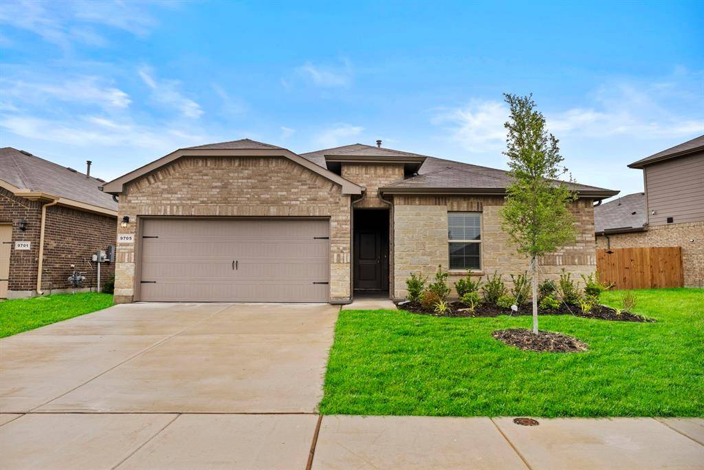 9705 Austin Hollow Road, Crowley, TX 76036