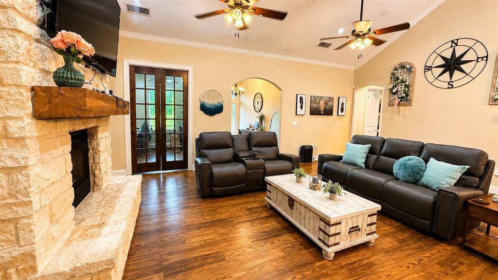637 CR 151, Carthage, TX 75633