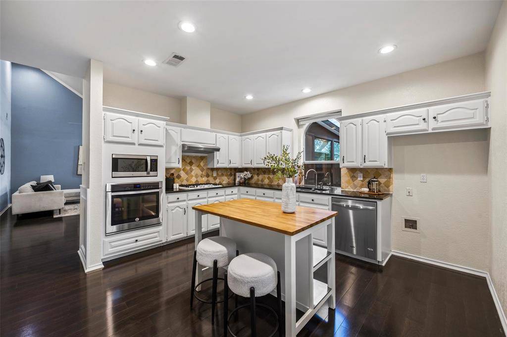 1819 Sandalwood Lane, Grapevine, TX 76051