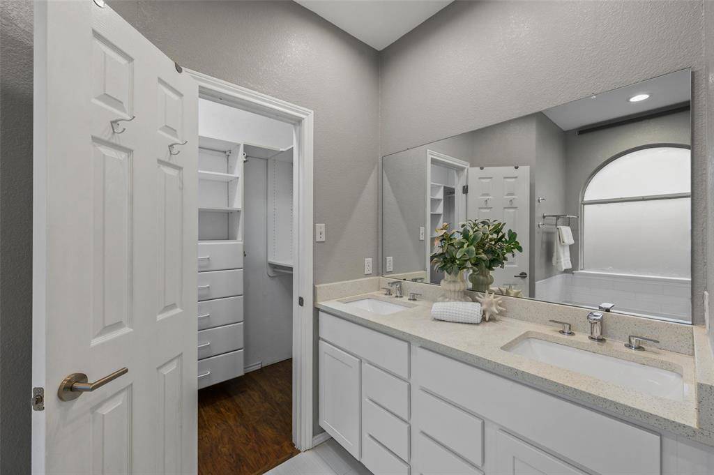 1819 Sandalwood Lane, Grapevine, TX 76051