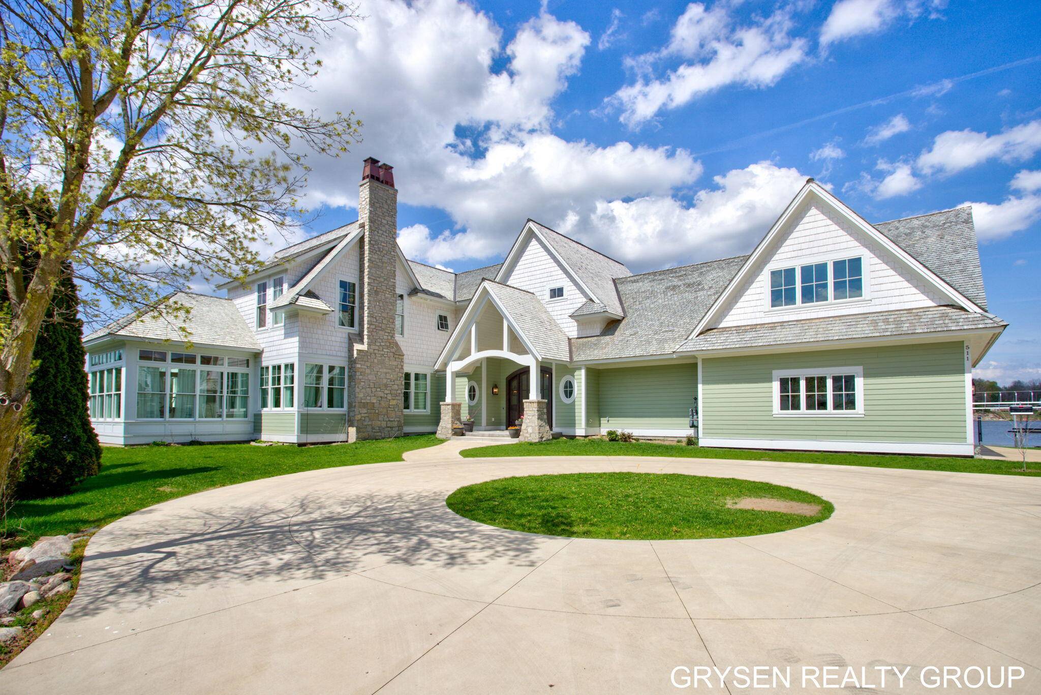 511 N Lake DR, Leighton Twp, MI 49316
