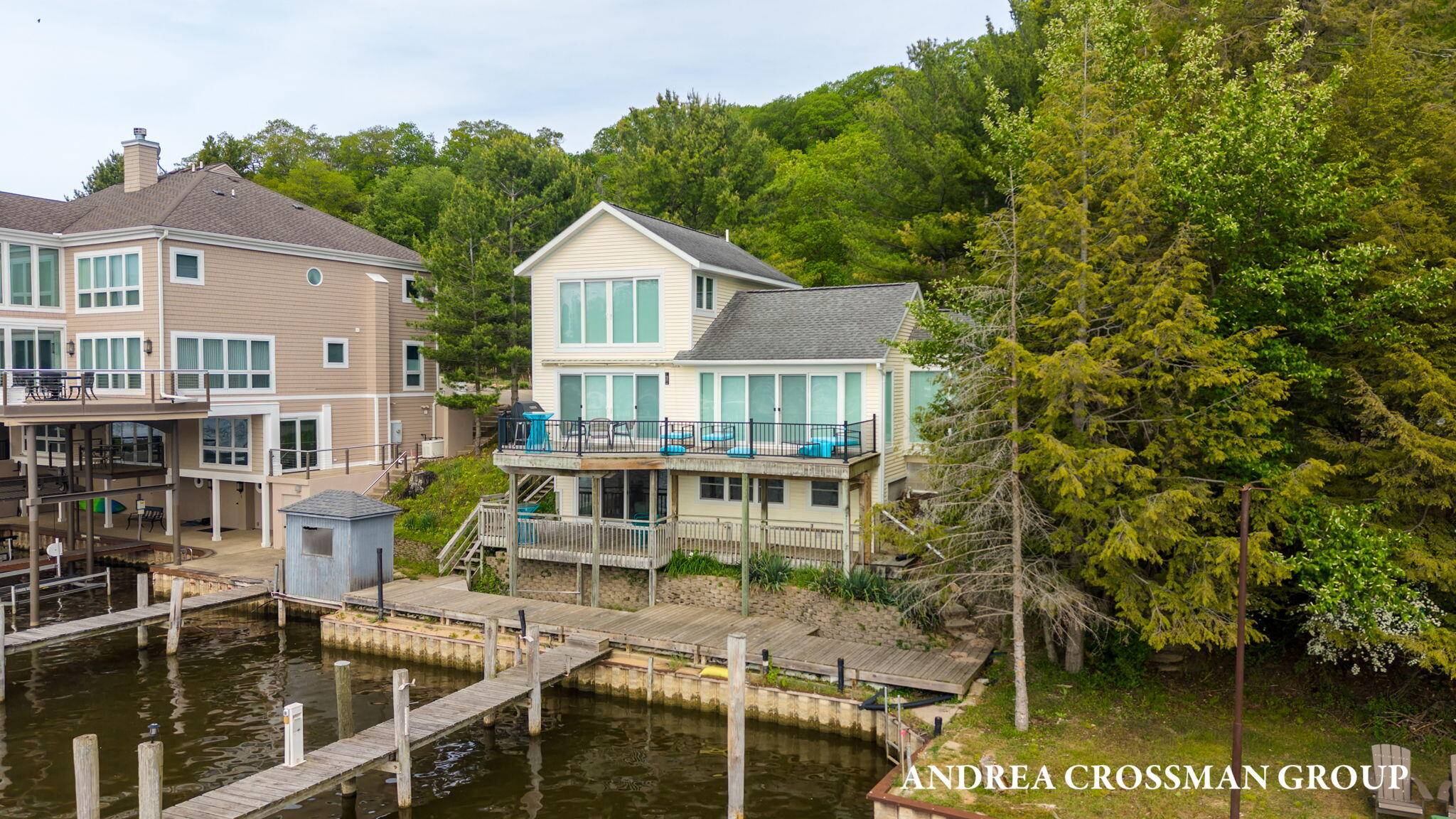 1005 Park ST, Saugatuck City, MI 49453
