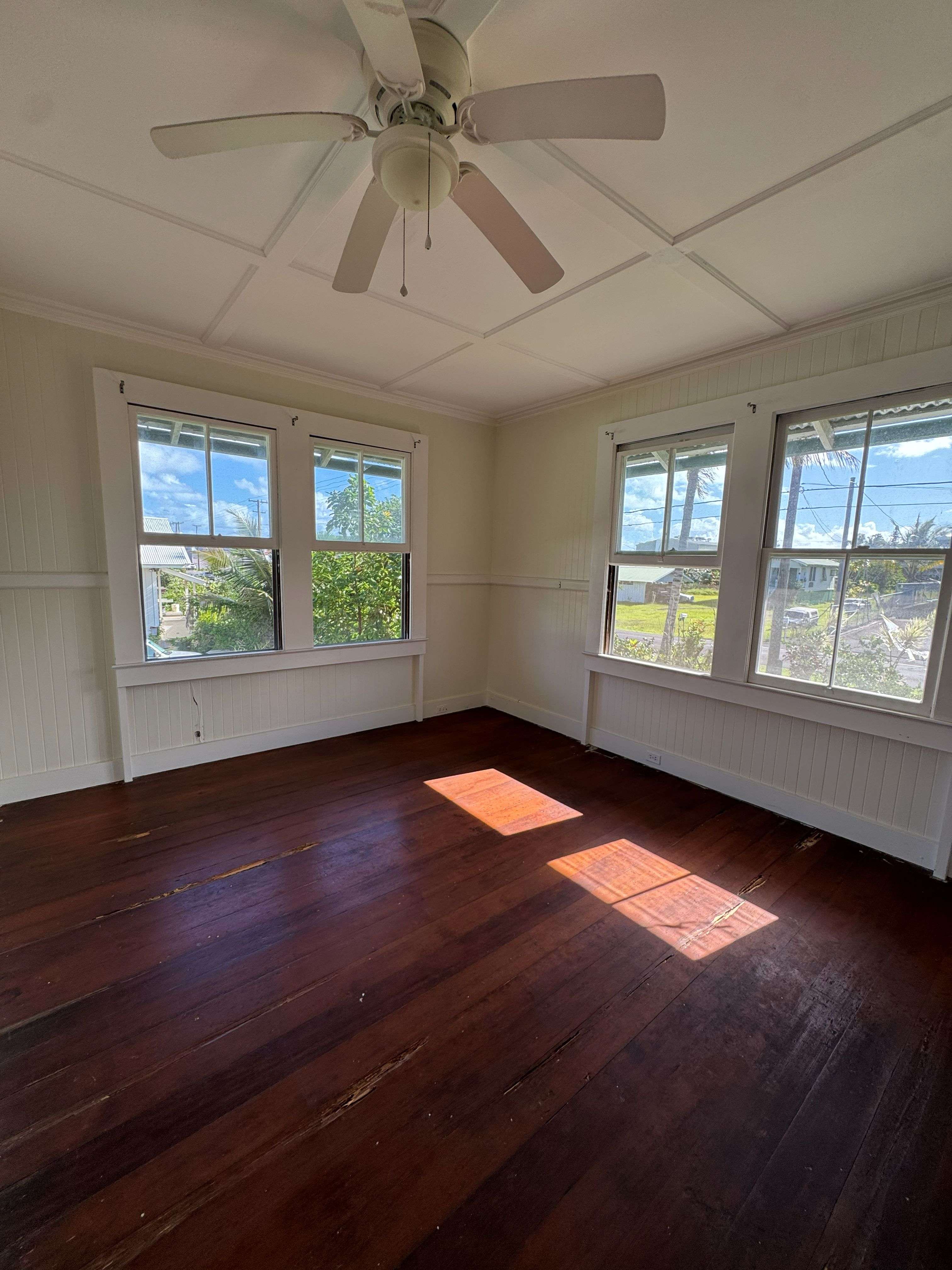 524 LAUKAPU ST, Hilo, HI 96720