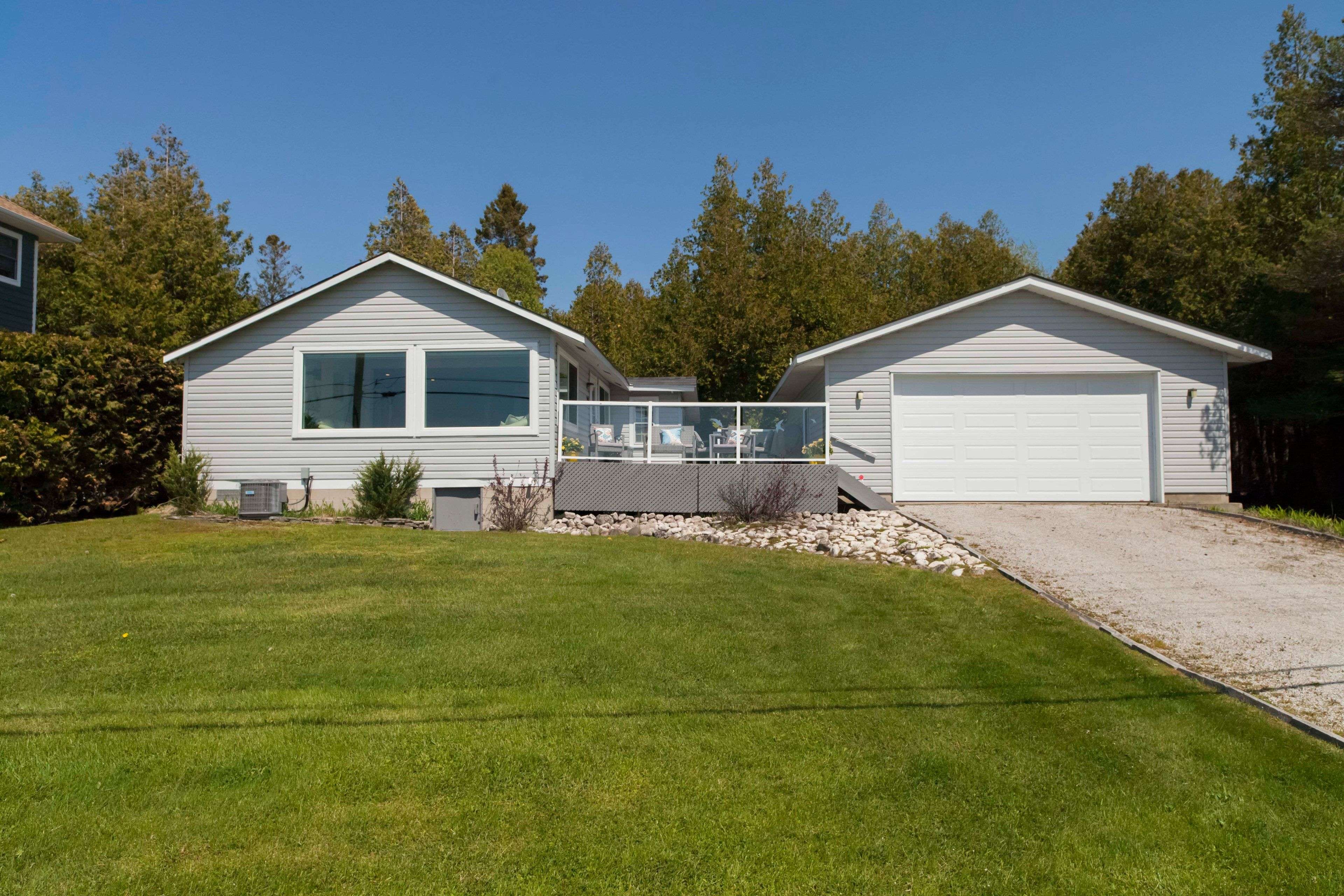 1021 Lakeshore BLVD N, South Bruce Peninsula, ON N0H 2G0