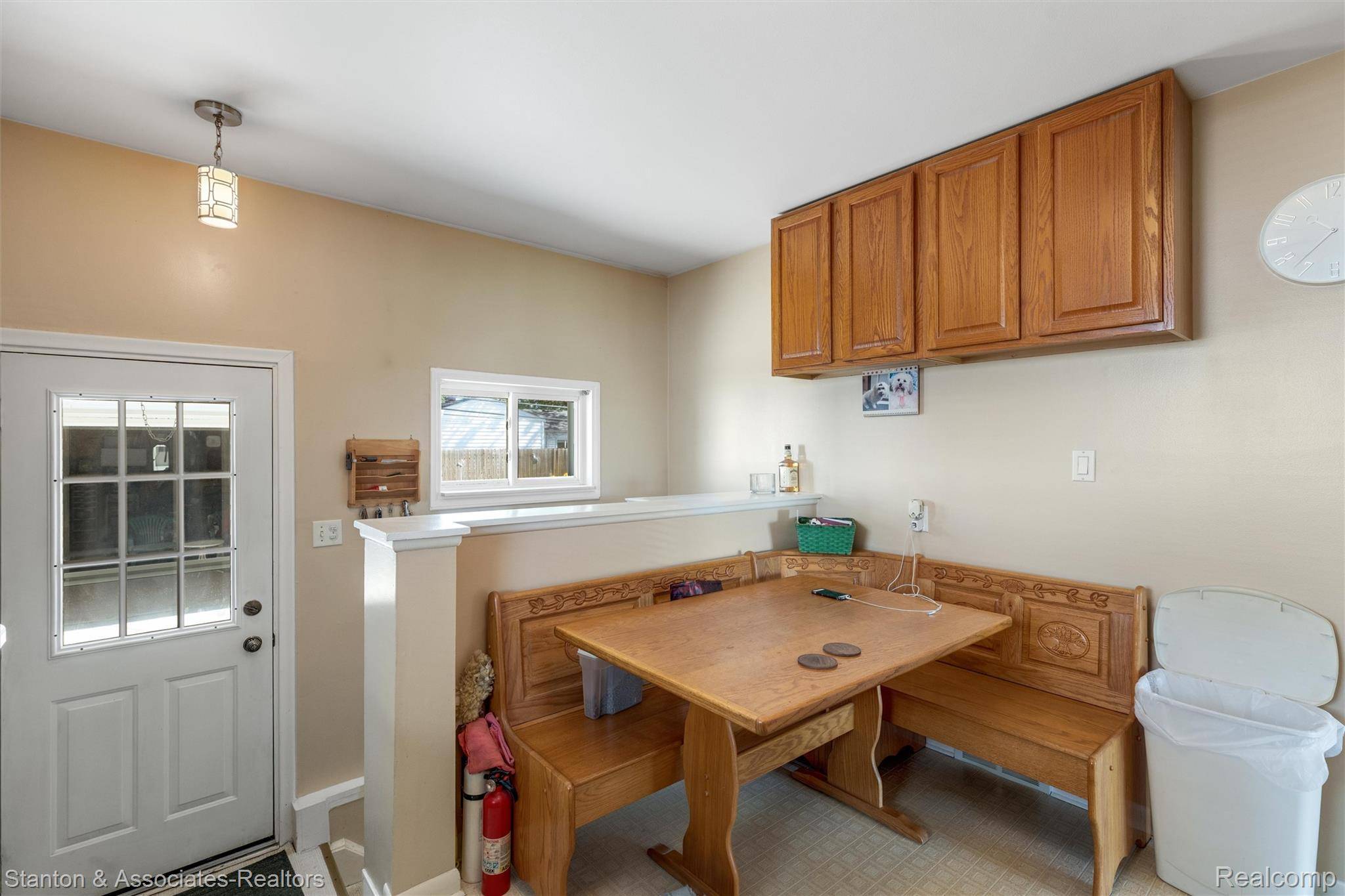 917 E Farnum AVE, Madison Heights, MI 48071