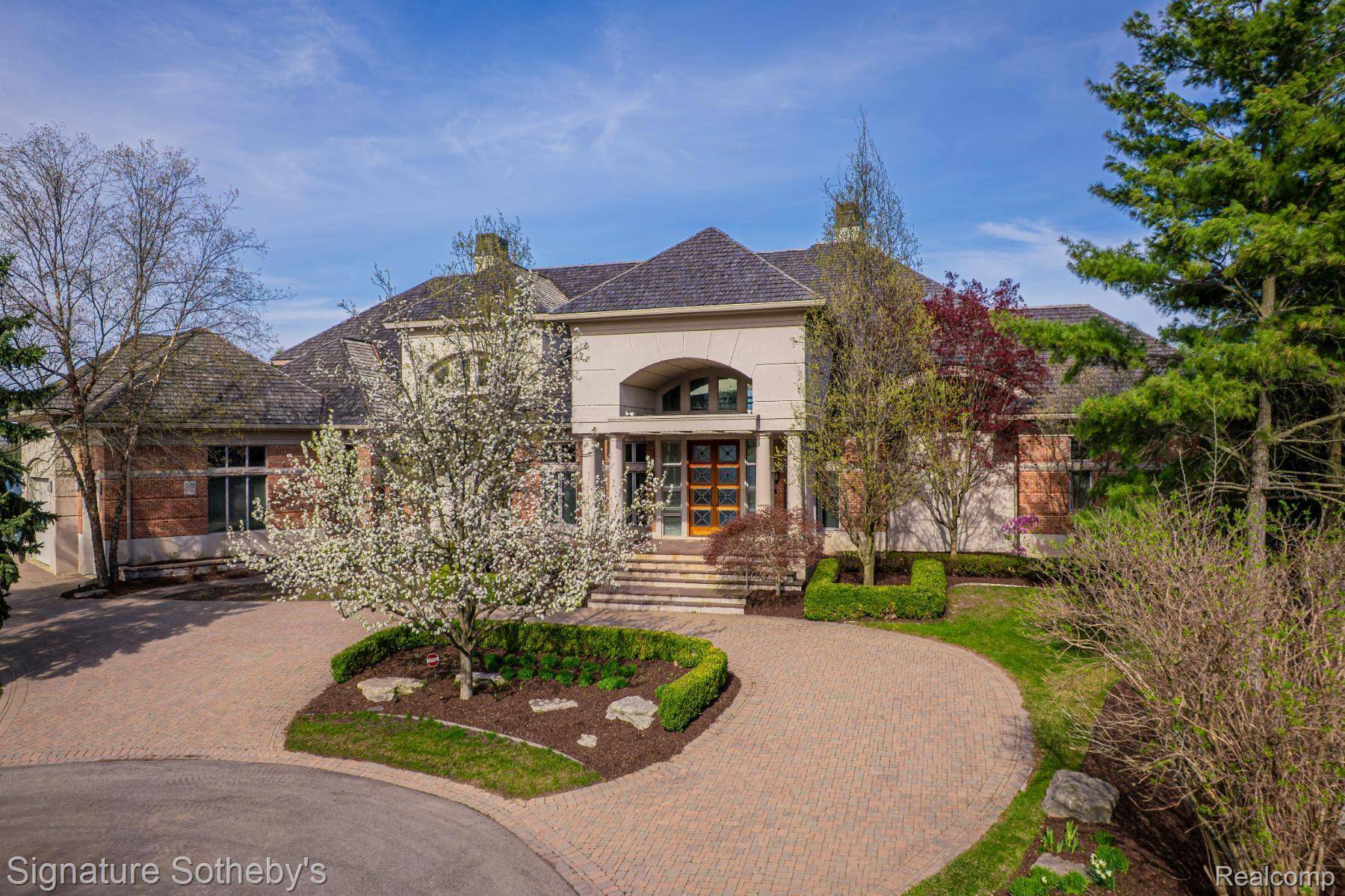 82 CHATEAUX DU LAC, Fenton Charter Township, MI 48430