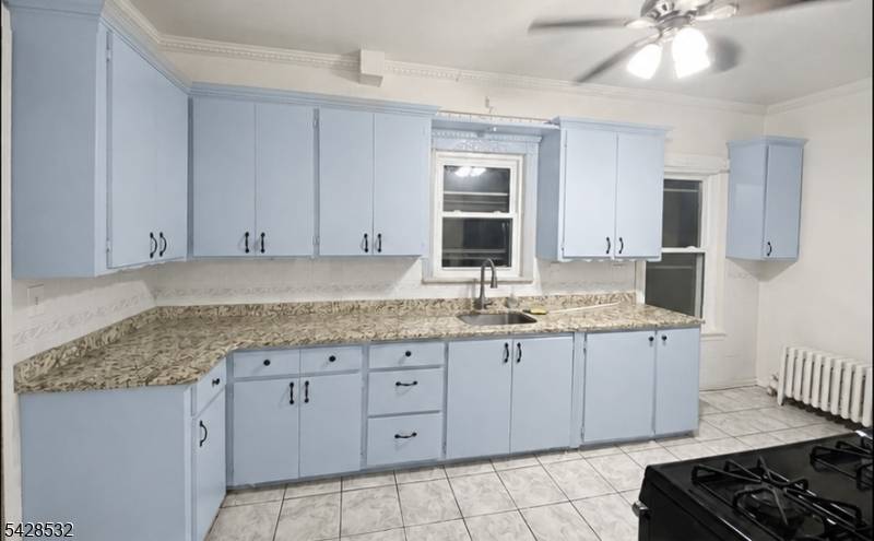 263 Amherst St, East Orange City, NJ 07018
