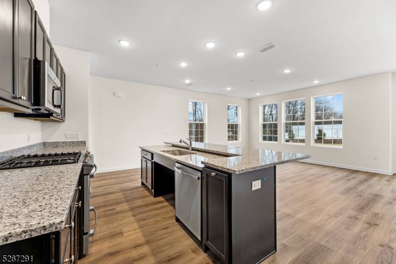 86 Depot Way, Dunellen Boro, NJ 08812