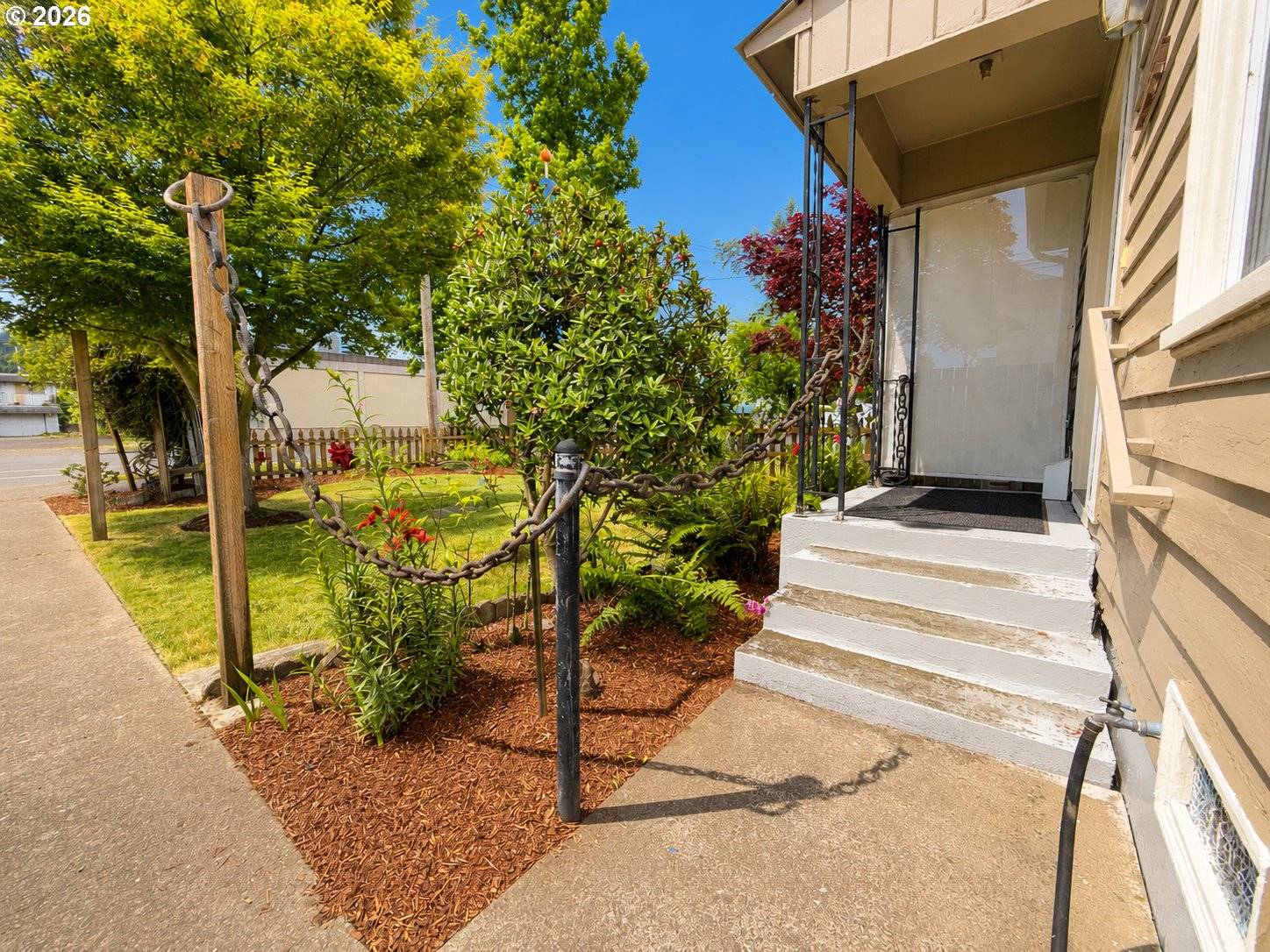 1664 MAIN ST, Springfield, OR 97477
