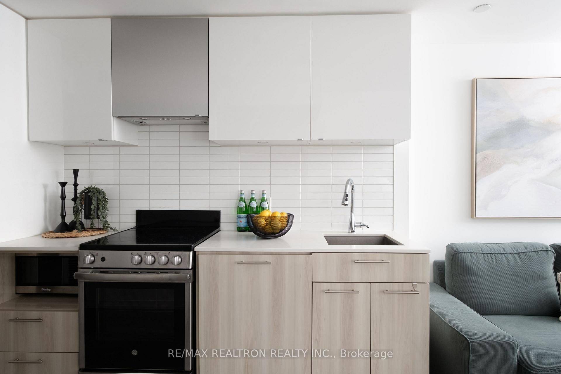 251 Jarvis ST #3309, Toronto C08, ON M5B 0C3