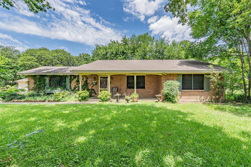 202 Mathis Street, Seagoville, TX 75159