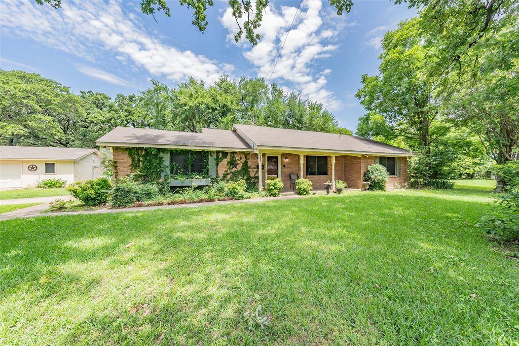 202 Mathis Street, Seagoville, TX 75159
