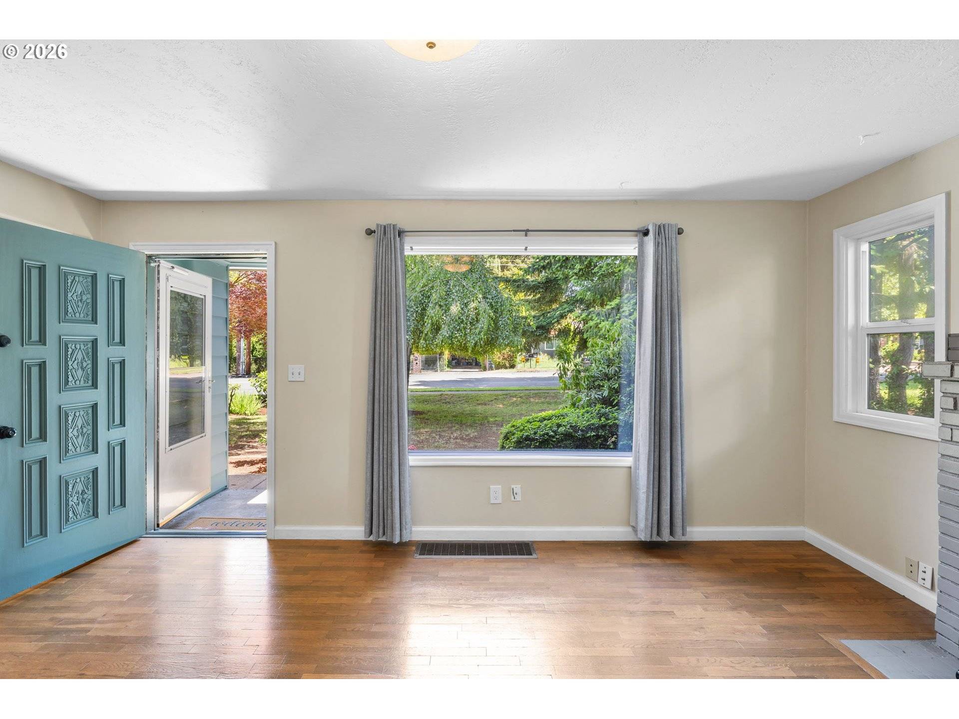 1053 SE BARNES RD, Gresham, OR 97080