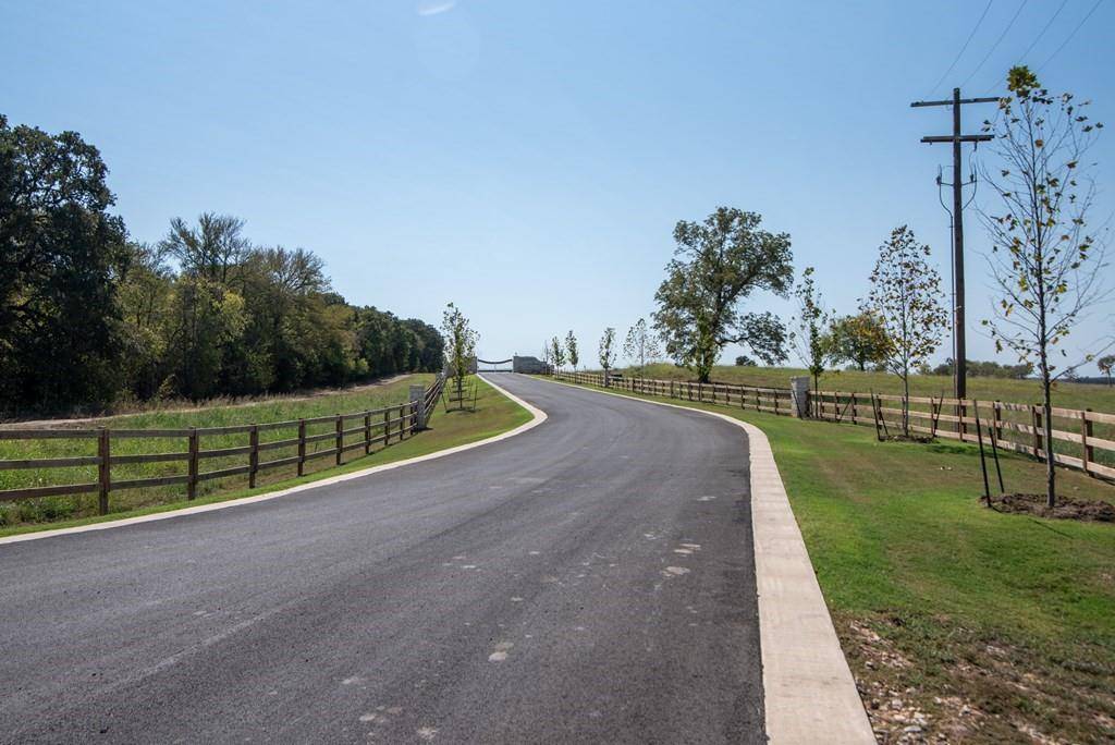 371 Lakewood Lane, Honey Grove, TX 75446