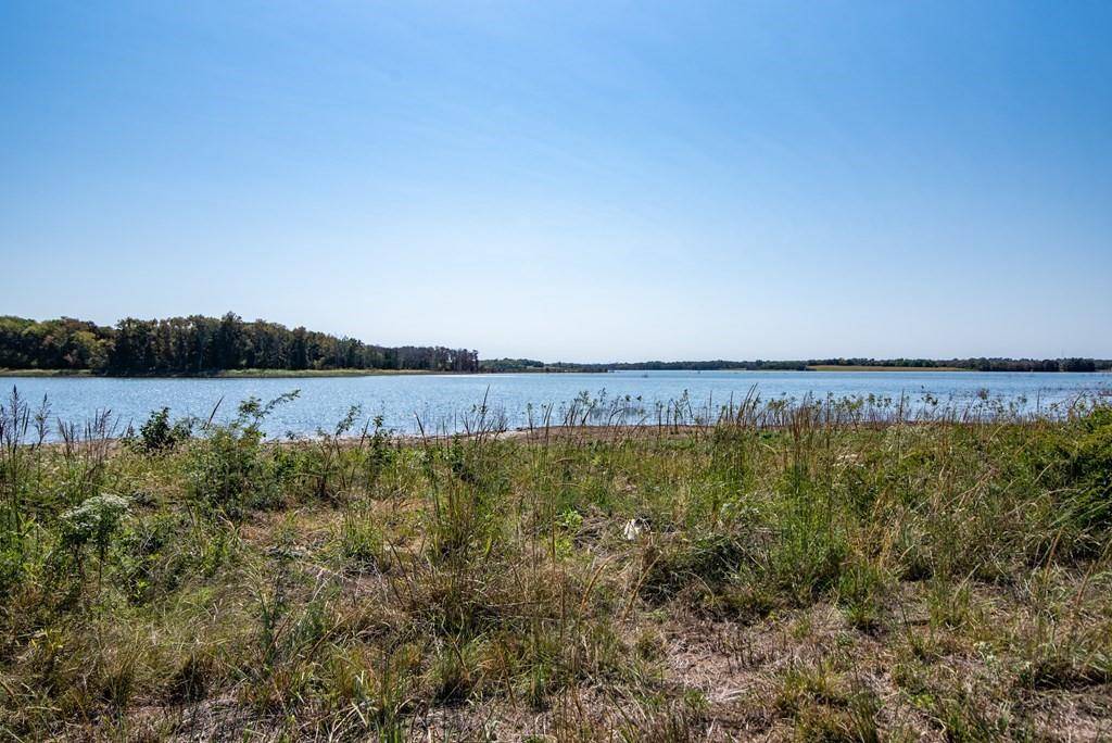 371 Lakewood Lane, Honey Grove, TX 75446