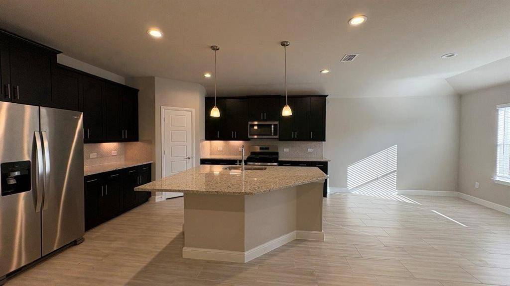 4131 CORNERSTONE Circle, Granbury, TX 76048