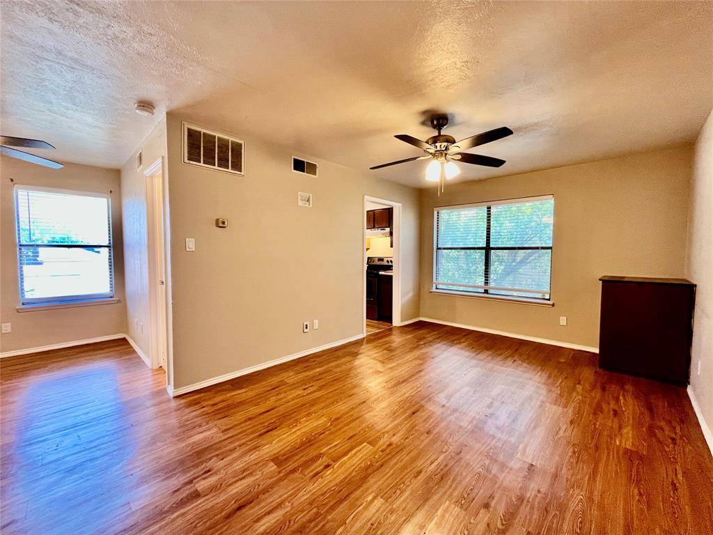 2526 W Prairie Street #205, Denton, TX 76201