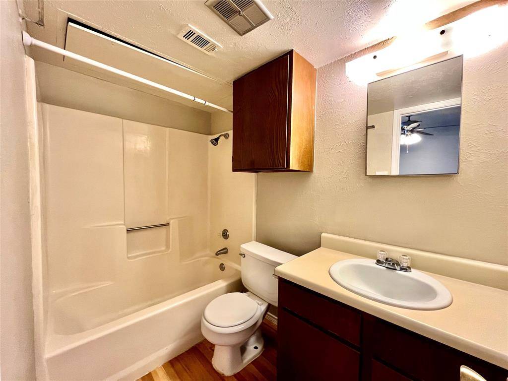 2526 W Prairie Street #205, Denton, TX 76201