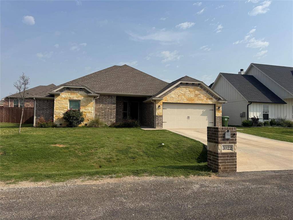 3022 Promenade Drive, Granbury, TX 76049