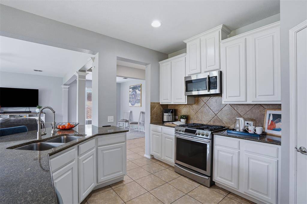 908 Lake Hollow Drive, Little Elm, TX 75068