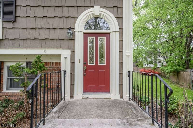 1 Ash Ln, Parsippany-troy Hills Twp., NJ 07034