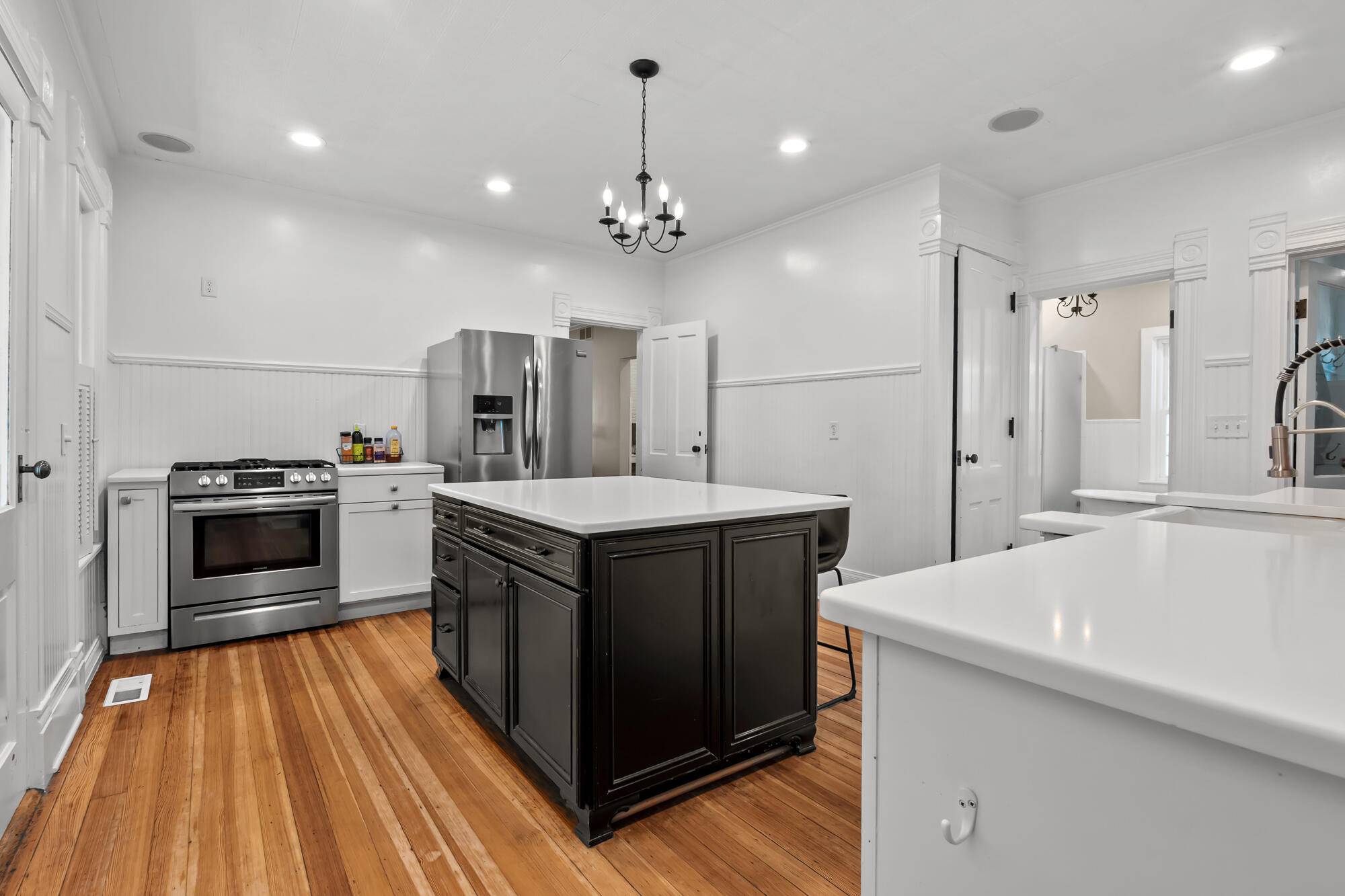 26107 Beeson ST, Lagrange Twp, MI 49031