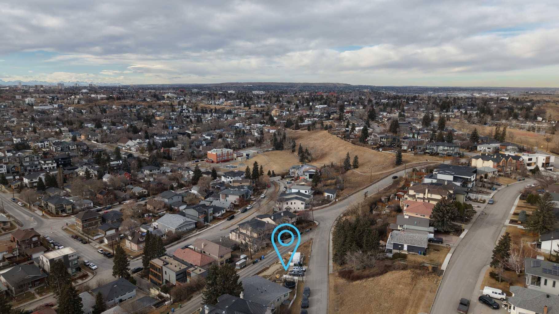 205 Thomson AVE NE, Calgary, AB T2E 5B7