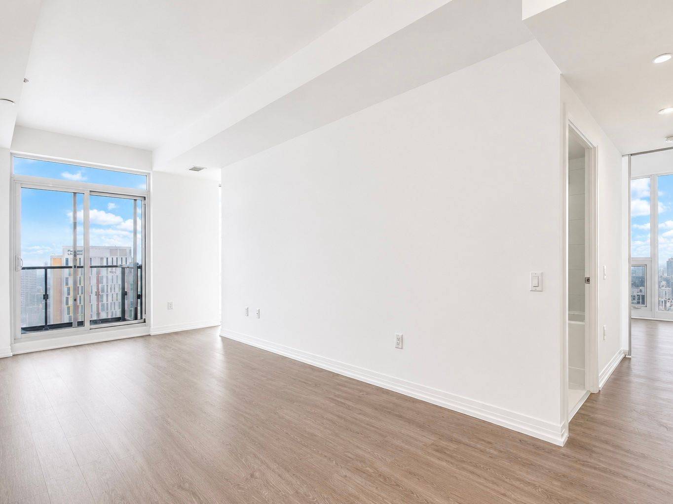 251 Jarvis ST #3410, Toronto C08, ON M5B 0C3