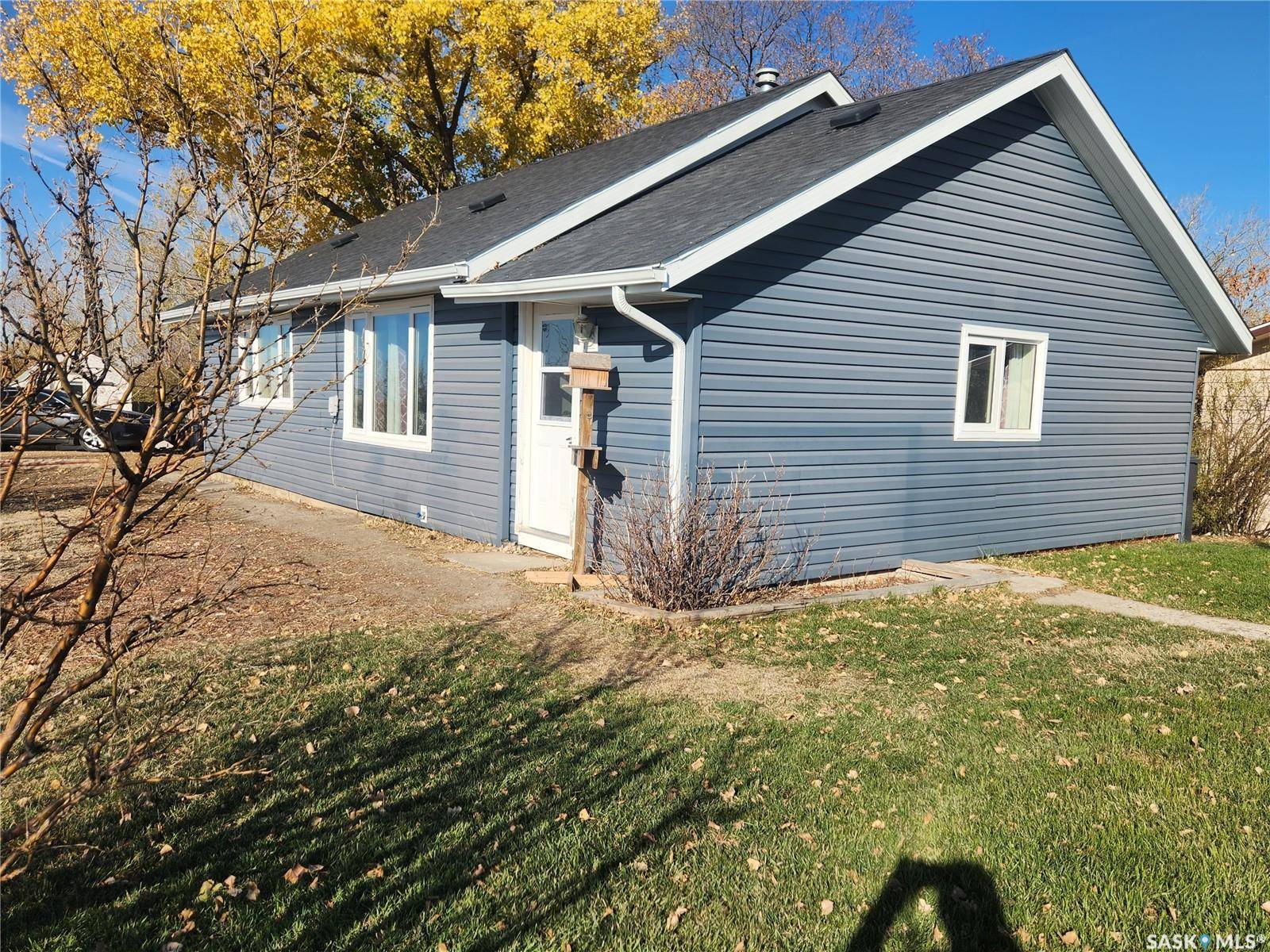 101 Centre STREET, Frontier, SK S0N 0W0