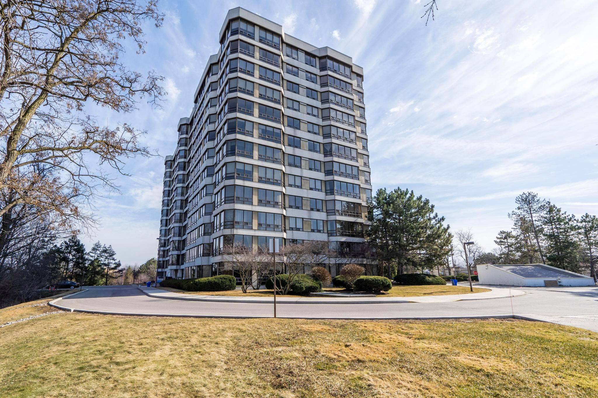 310 Mill ST S #712, Brampton, ON L6Y 3B1