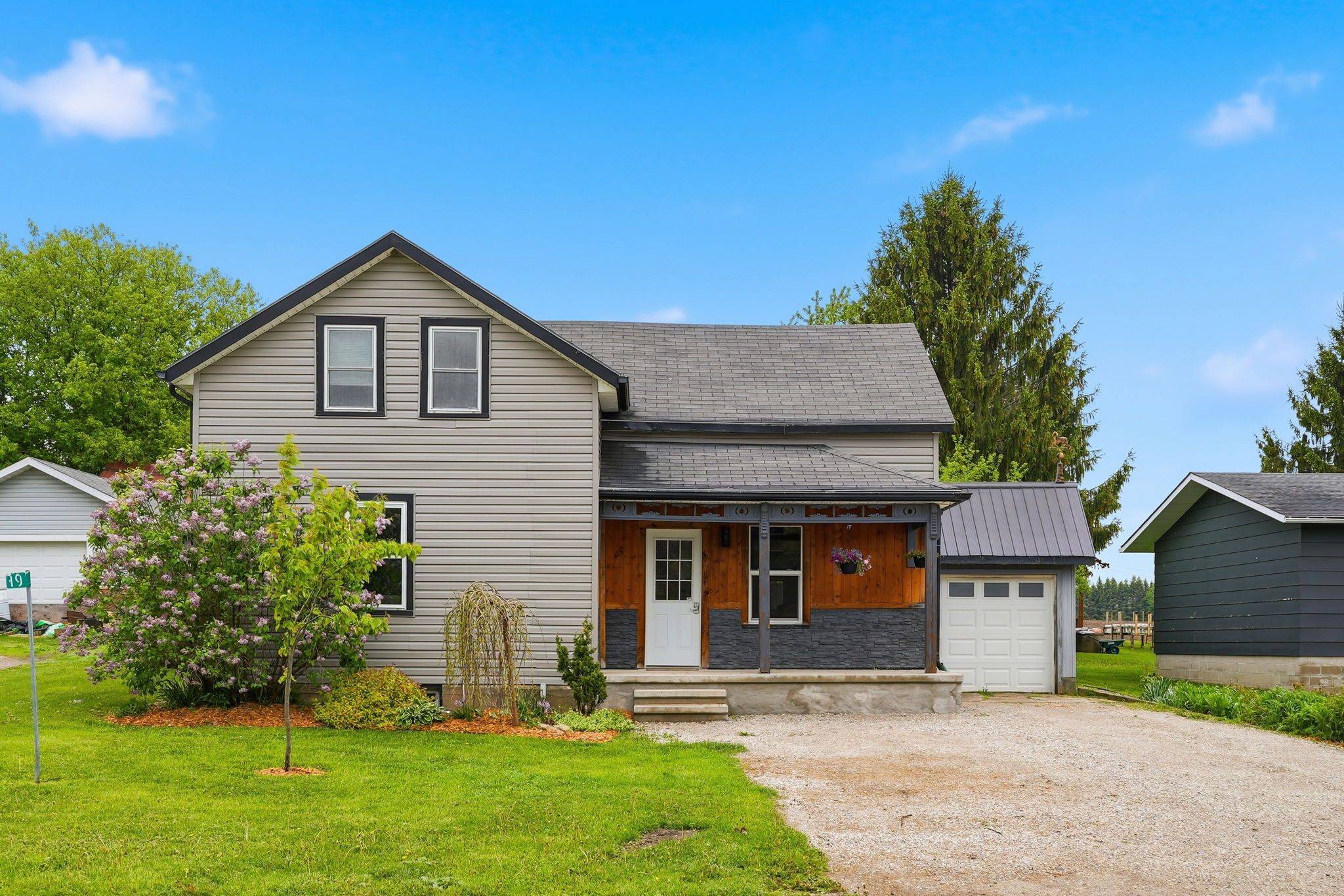19 Whitechurch ST, Huron-kinloss, ON N0G 2W0